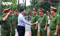 Phó Thủ tướng Phạm Bình Minh dự lễ công bố Quyết định đặc xá tại trại giam Vĩnh Quang