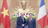 Chủ tịch Thượng viện Cộng hòa Pháp kết thúc tốt đẹp chuyến thăm chính thức Việt Nam