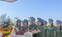 Đoàn đại biểu Cục Đối ngoại (Bộ công an) tri ân các anh hùng liệt sĩ tại tỉnh Quảng Trị