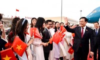 Chủ tịch Quốc hội Vương Đình Huệ đến thủ đô Bắc Kinh, bắt đầu thăm chính thức Cộng hòa Nhân dân Trung Hoa