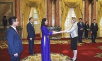 Quyền Chủ tịch nước Võ Thị Ánh Xuân  tiếp các Đại sứ trình quốc thư