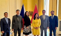 Thứ trưởng Bộ Ngoại giao, Chủ nhiệm Uỷ ban Nhà nước về người  Việt Nam ở nước ngoài gặp Tổng Vụ trưởng Bộ Ngoại giao Séc