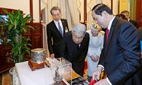 Món quà đặc biệt Chủ tịch nước Trần Đại Quang trao tặng Nhà vua và Hoàng hậu Nhật Bản