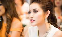 Á hậu Huyền My tặng nón lá cho Top 4 Hoa hậu Hoà bình Thế giới
