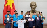 Prime Minister gives rousing welcome to U23 Vietnam team