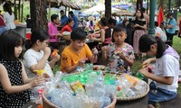 Thiếu nhi Việt Nam hành động chống rác thải nhựa