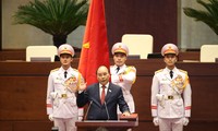 Tân Chủ tịch nước Nguyễn Xuân Phúc tuyên thệ nhậm chức
