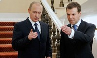 Aumenta popularidad en Rusia del presidente Medvedev y del premier Putin 