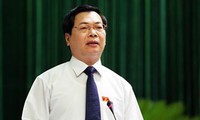 Comparecen miembros del gobierno vietnamita ante el Parlamento