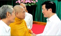 Altos dirigentes de Vietnam contactan con electores
