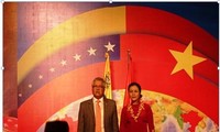 Conmemoran en Hanoi el 201 aniversario de la Independencia de Venezuela