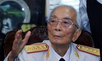Felicitan al general Vo Nguyen Giap en su cumpleaños 102