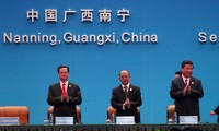 Premier vietnamita asiste a la IX Cumbre de Negocios e Inversión ASEAN-China