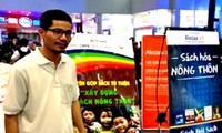 Nguyen Quang Thach, recopilador de libros