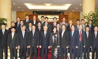 El líder partidista recuerda las tareas políticas de los nuevos embajadores vietnamitas