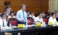 Legisladores vietnamitas interpelan a ministros