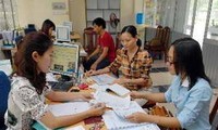 Vietnam aboga por reforma administrativa en inversión