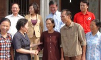 Vicepresidenta vietnamita llama a intensificar políticas de seguridad social en Hoa Binh