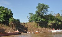Inician búsqueda de víctimas del avión laosiano accidentado en el río Mekong