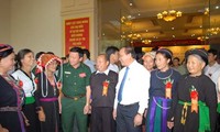Vietnam enaltece el papel de personas prestigiosas de cada minoría étnica