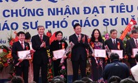 Reconocen nuevos profesores de Vietnam en 2013