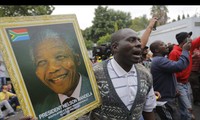Pesar por deceso de Mandela, emblema internacional de paz y tolerancia