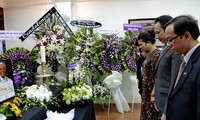 Ofrendas florales de Ciudad Ho Chi Minh a Nelson Mandela