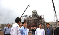 Presidente Truong Tan Sang revisa construcción del monumento a madre heroína 