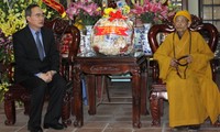 Budistas vietnamitas contribuyen a la unidad nacional
