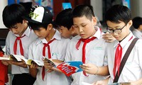Acercar los pequeños vietnamitas a territorios marítimos del país a través de libros