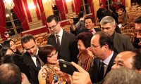 Presidente francés favorece el desarrollo de relaciones con Vietnam