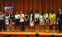 Homenaje a estudiantes vietnamitas sobresalientes en Australia 