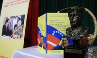 Presentación de un libro sobre pensamiento político de Hugo Chávez en su homenaje