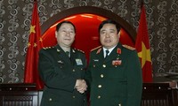 Vietnam y China intensifican intercambio militar