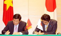 Ratifican Vietnam y Japón elevación del nivel de relaciones en Declaración conjunta 