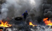 Protestas antigubernamentales derivan en violencia en Ucrania