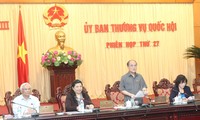 Concluye el Comité Permanente del Parlamento vietnamita agenda de su reunión 27