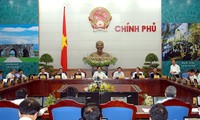 Reunión ordinaria del Gobierno vietnamita se concentra en temas candentes