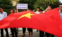 Comunidad vietnamita en el extranjero continúa rechazando la infracción china en Mar Oriental