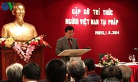 Intelectuales vietnamitas en Francia desean aportar al desarrollo del país natal