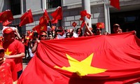 Comunidad de vietnamitas en ultramar aportan 100 mil dólares a la defensa nacional en Mar Oriental