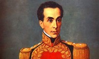 Conversatorio de poesía en Hanoi en conmemoración del natalicio de Simón Bolívar 