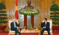 Recibe premier vietnamita a senadores estadounidenses