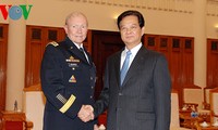 Reciben en Vietnam a jefe militar supremo de Estado Unidos 
