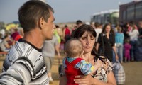 Evacuan cientos de miles de ucranianos de zonas de guerra