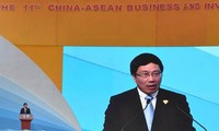 Estrechan cooperación económica y comercial ASEAN - China
