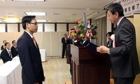 Concluye primer curso de capacitación de energía nuclear para vietnamitas en Japón