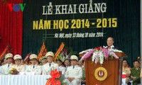  Presidente del parlamento vietnamita inaugura año académico de la Policía 