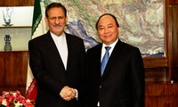 Viceprimer ministro Nguyen Xuan Phuc visita Irán