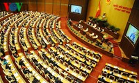 Prosiguen perfeccionamiento de leyes en sesiones parlamentarias de Vietnam
